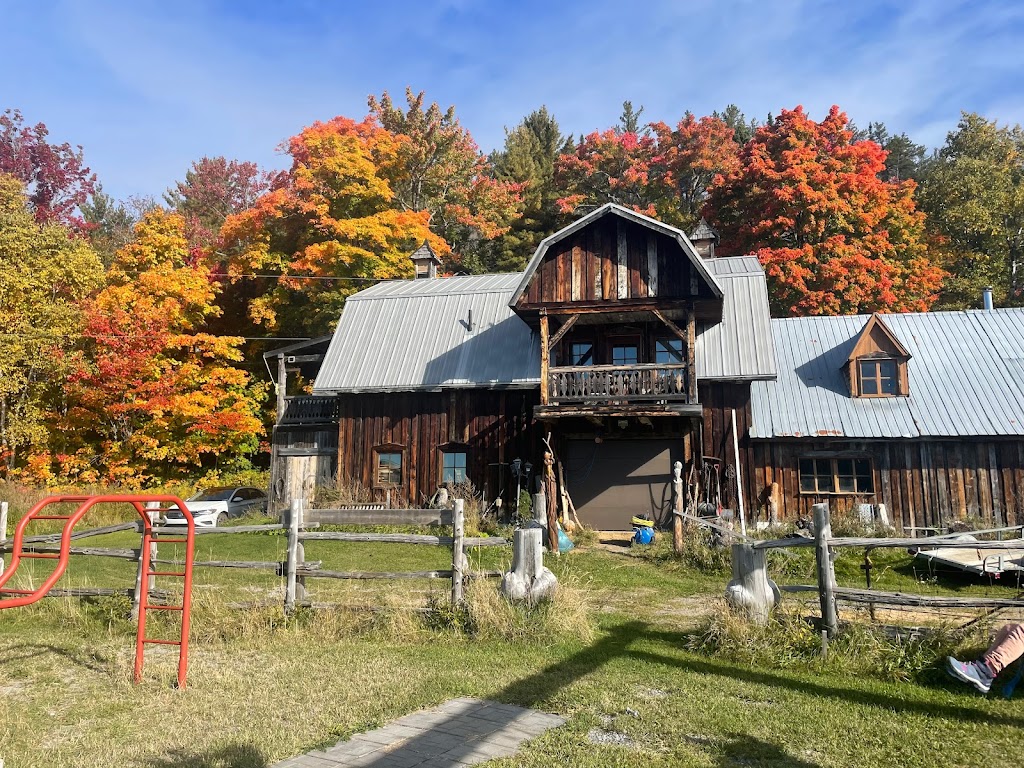 Gîte & Résidence de lArtisan S.E.N.C | 119, Pointe-aux-Pins St-Fulgence, Saguenay, QC G0V 1S0, Canada | Phone: (418) 674-1344