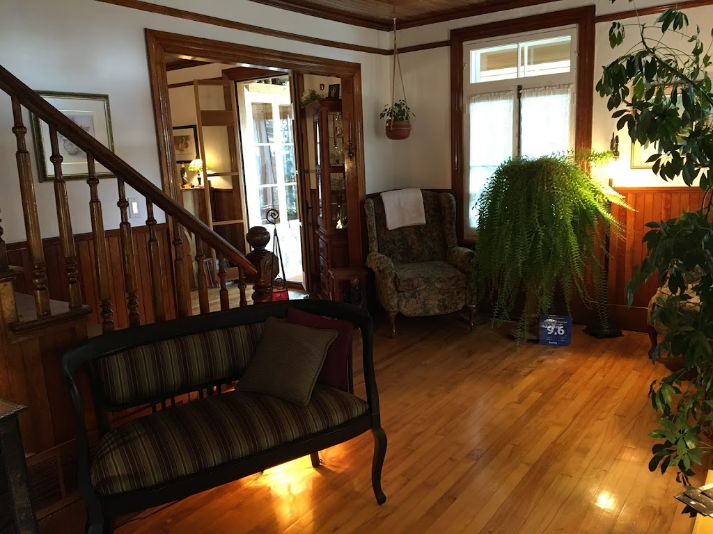 Auberge à la Chouenne | Secteur Cap-à-lAigle, 367 Rue St Raphaël, La Malbaie, QC G5A 2N8, Canada | Phone: (418) 665-1166