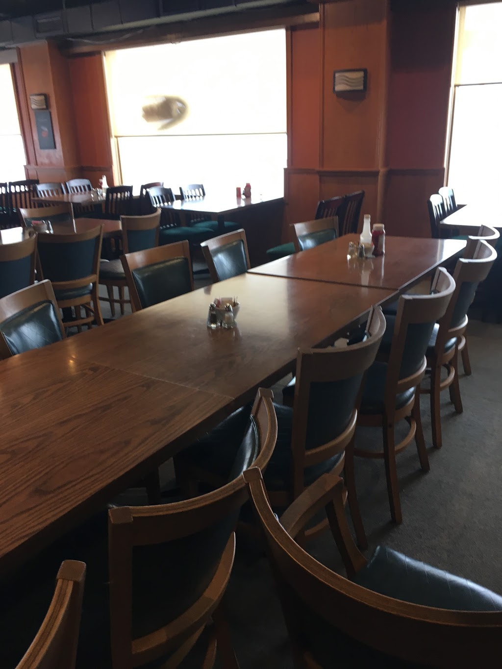 The Black Dog Cafe - Restaurant - Lounge | Clarington, ON L0B, Canada | Phone: (905) 983-5070