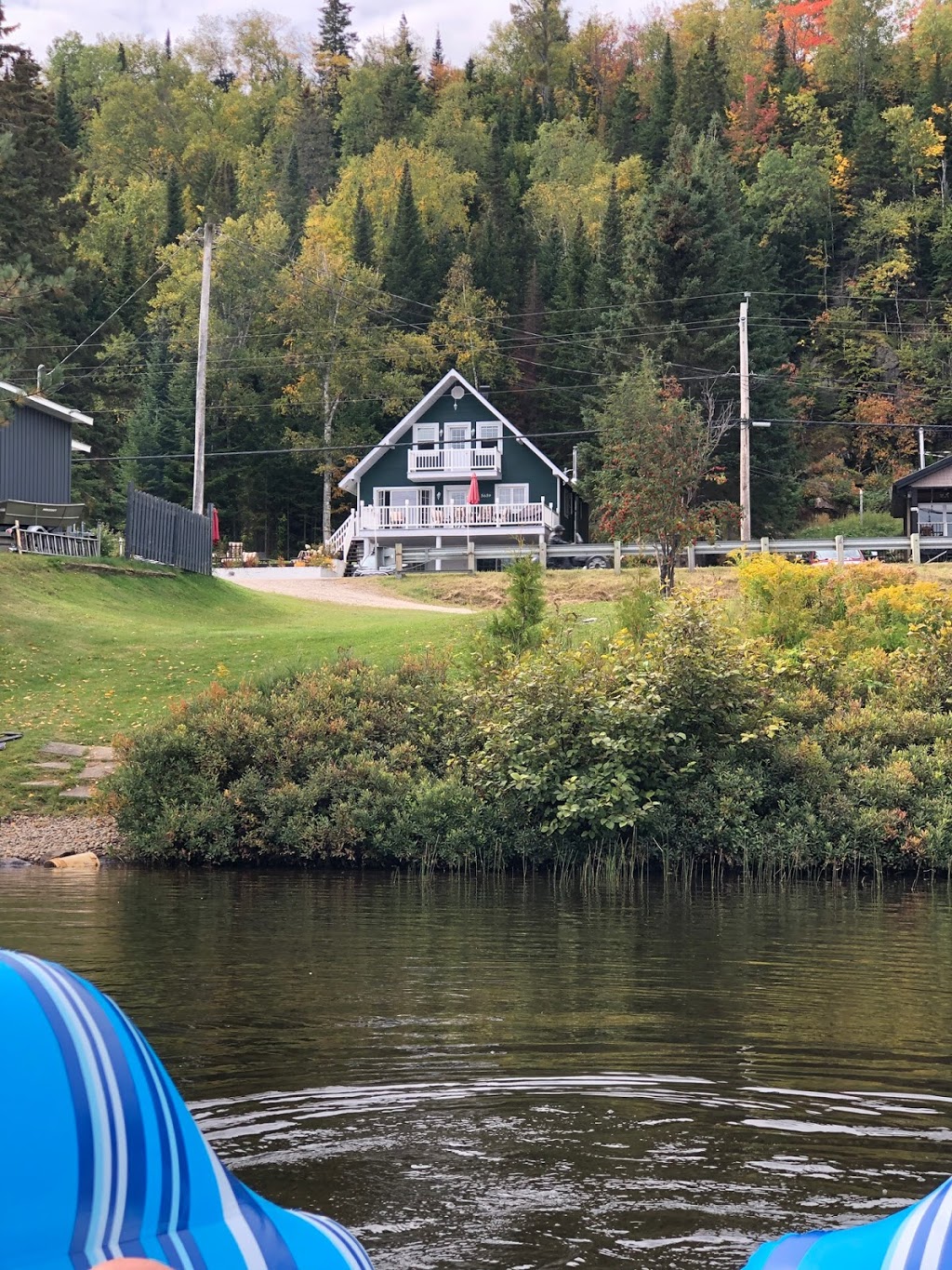 Chalet des Provost | 5659 Chemin Brassard, Saint-Zénon, QC J0K 3N0, Canada | Phone: (450) 803-3256