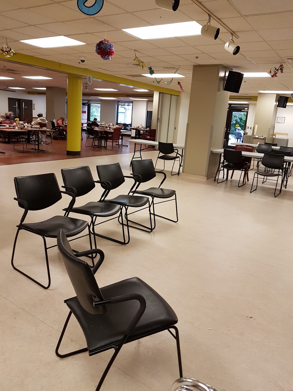 Centre dHébergement de Lasalle | 8686 Rue Centrale, LaSalle, QC H8P 3N4, Canada | Phone: (514) 364-6700