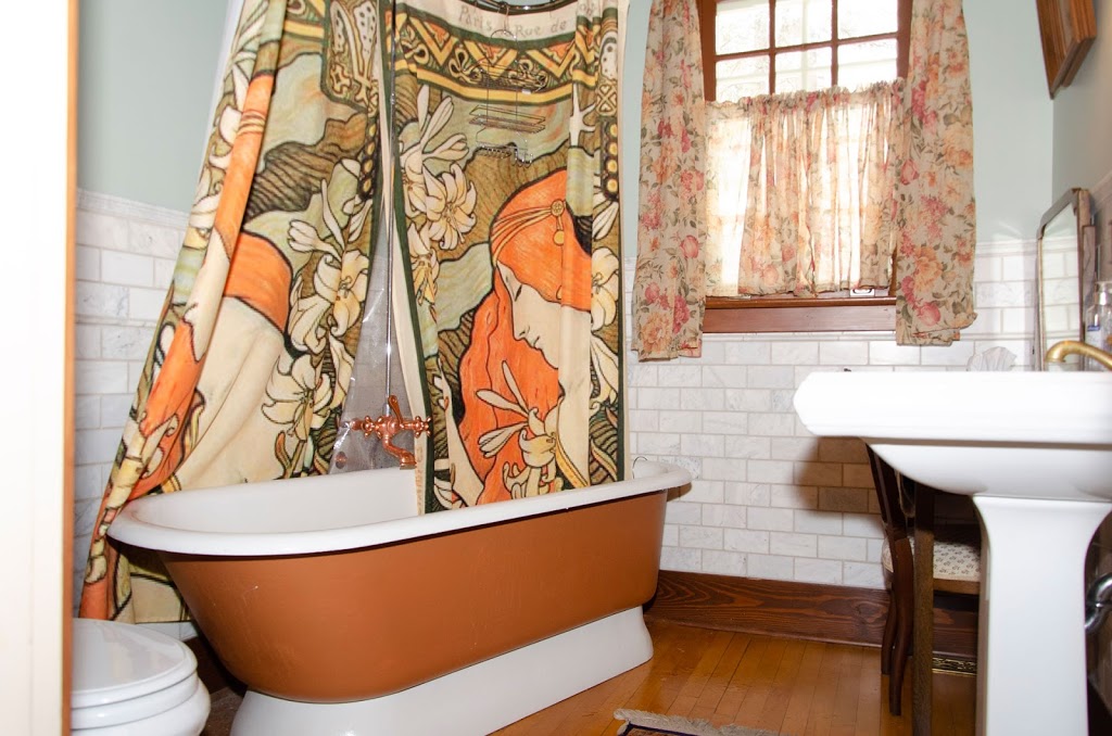 The Craftsman House | 24 White Crescent, Bragg Creek, AB T0L 0K0, Canada | Phone: (403) 949-3655