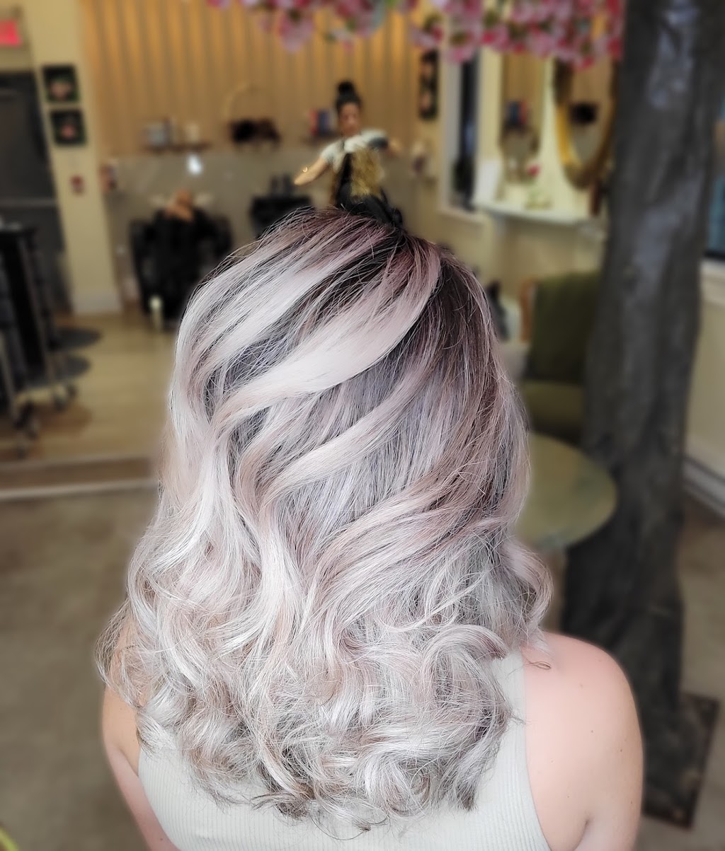 Stacy Thorne coiffure | 501 Bd Cadieux, Beauharnois, QC J6N 0R4, Canada | Phone: (438) 885-1808