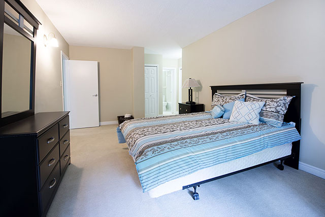 Esplanade Towers (1) | 1 Grosvenor St, London, ON N6A 1Y2, Canada | Phone: (519) 433-6145