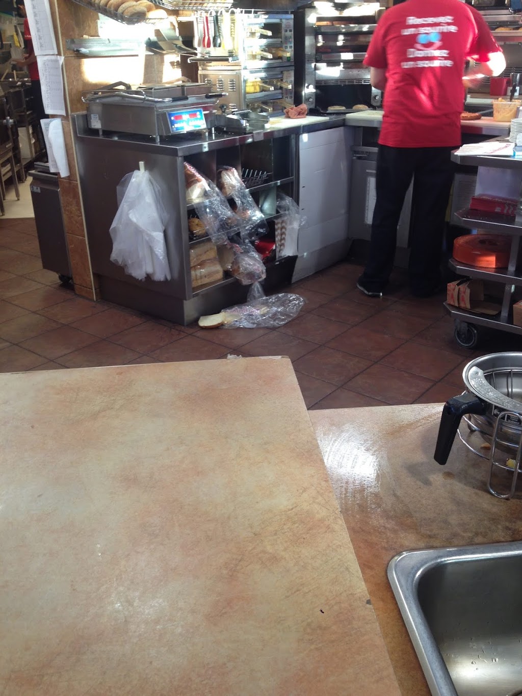 Tim Hortons | 511 Rue Samuel de Champlain, Boucherville, QC J4B 6B6, Canada | Phone: (450) 655-7033