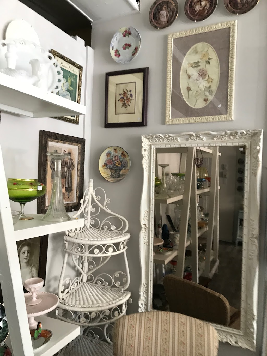 Rose-Jeanne Brocante | 142 Rue Châteauguay, Huntingdon, QC J0S 1H0, Canada | Phone: (438) 825-3999