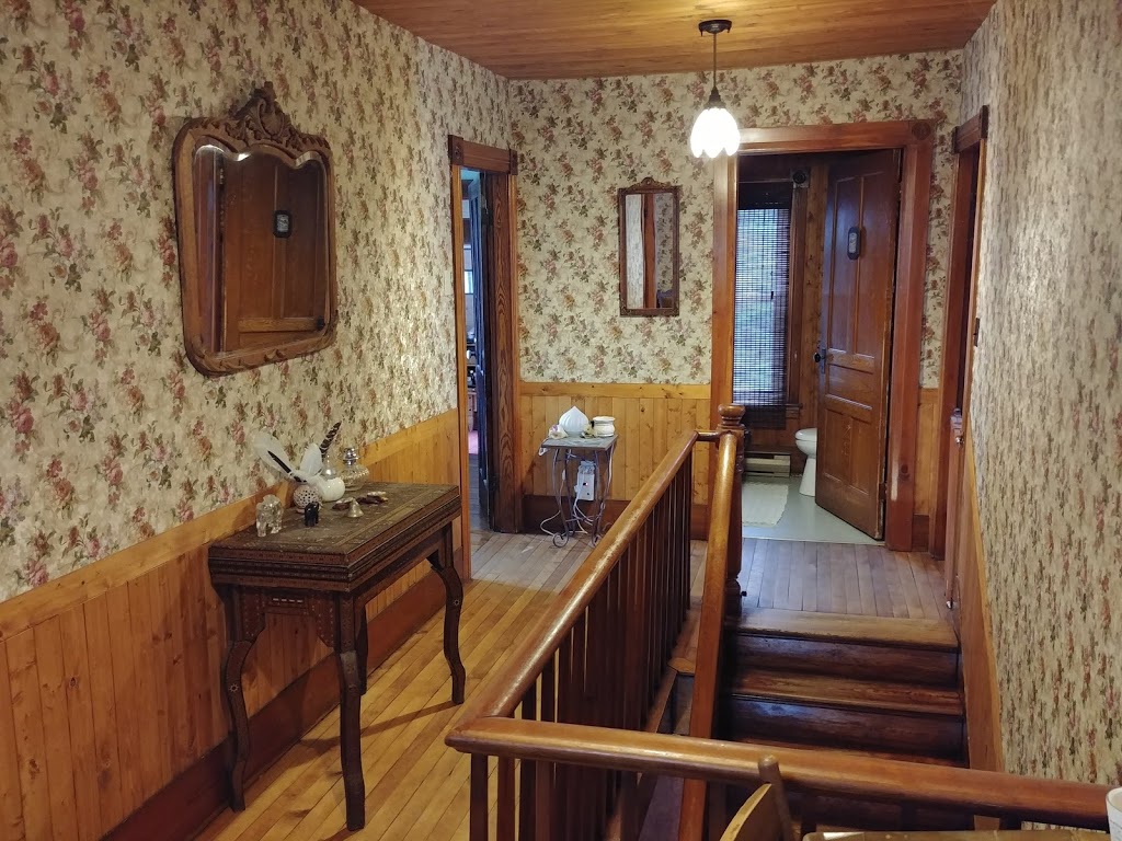 Gîte Au Coeur Du Hameau | 216 QC-257, Lingwick, QC J0B 2Z0, Canada | Phone: (514) 718-2515