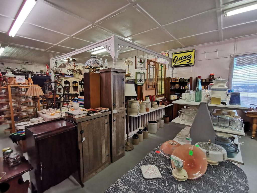 Coulee Trading Company | 404 Railway Ave, Donalda, AB T0B 1H0, Canada | Phone: (403) 883-2760