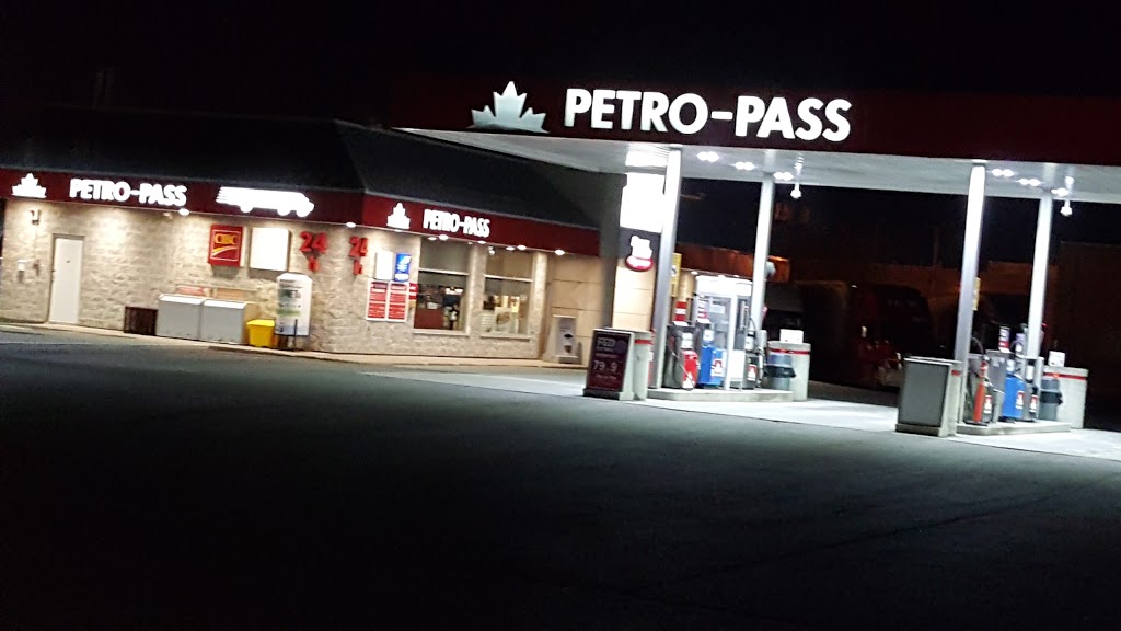 Petro-Pass Relais Routiers | 4900 Chemin St François, Saint-Laurent, QC H4S 1W9, Canada | Phone: (514) 745-5511
