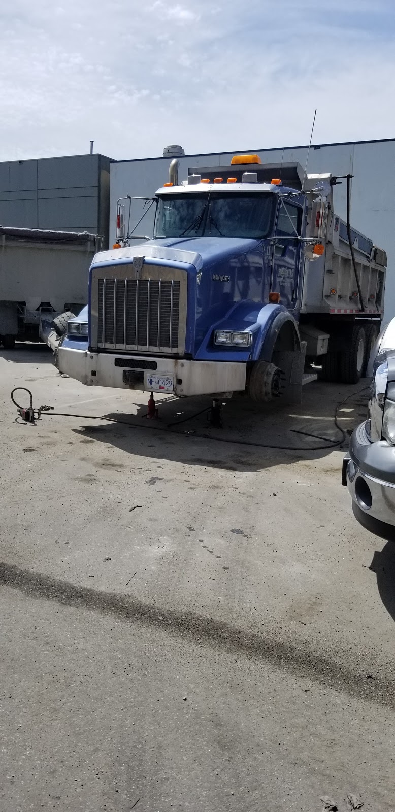 Howells Contracting Ltd | 15355 Knox Way, Richmond, BC V6V, 15355 Knox Way, Richmond, BC V6V 3A8, Canada | Phone: (604) 274-5066