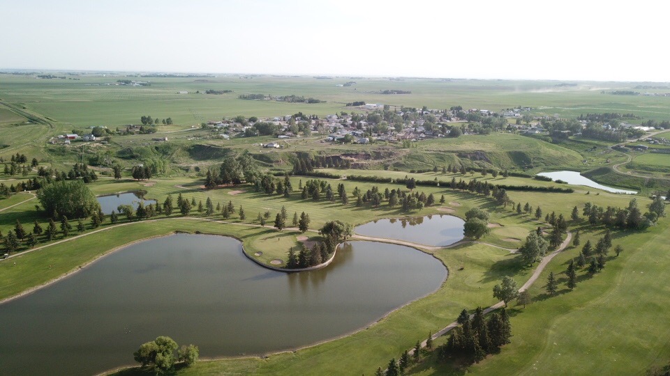 Picture Butte Golf and Winter Club | store | 104082 Range Road 215, Picture Butte, AB T0K 1V0, Canada | 4037324157 OR +1 403-732-4157