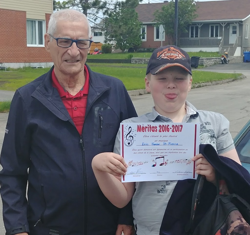 School La Croisée Ii | 15 Rue Vézina, Rivière-du-Loup, QC G5R 2H2, Canada | Phone: (418) 868-2395