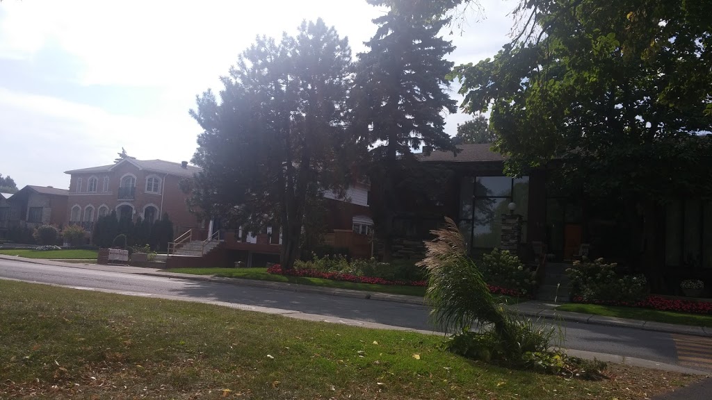 Gayton Park | 8 Rue Gayton, Hampstead, QC H3X 1K7, Canada | Phone: (514) 369-8200