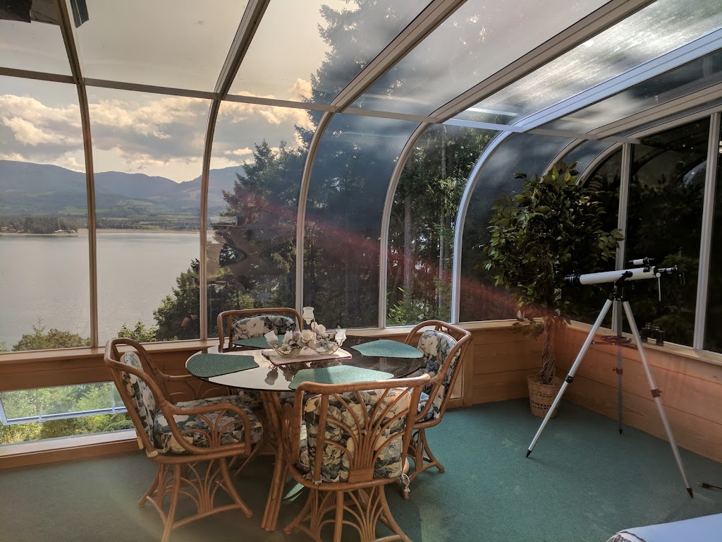 Cleft In The Rock | 1000 Westcliff Rd, Denman Island, BC V0R 1T0, Canada | Phone: (250) 335-2899