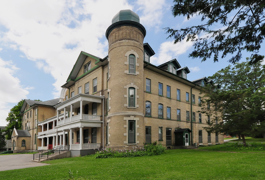 The Mount Community Centre | 1545 Monaghan Rd, Peterborough, ON K9J 5N3, Canada | Phone: (705) 875-5095