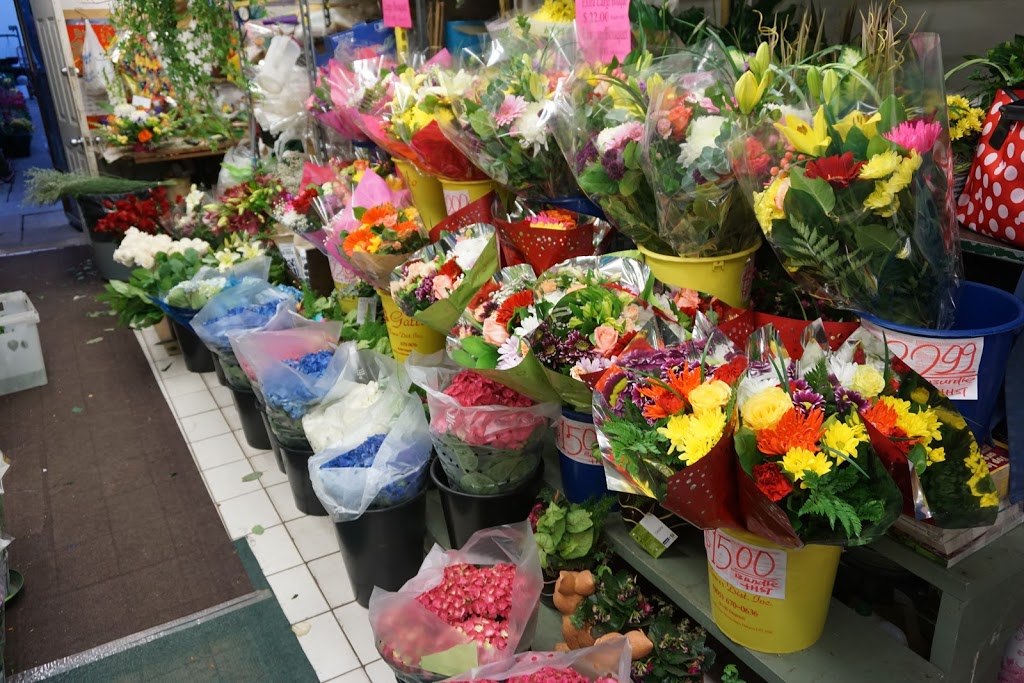 St Clair Flowers | 2781 St Clair Ave E, East York, ON M4B 1N1, Canada | Phone: (647) 348-3389