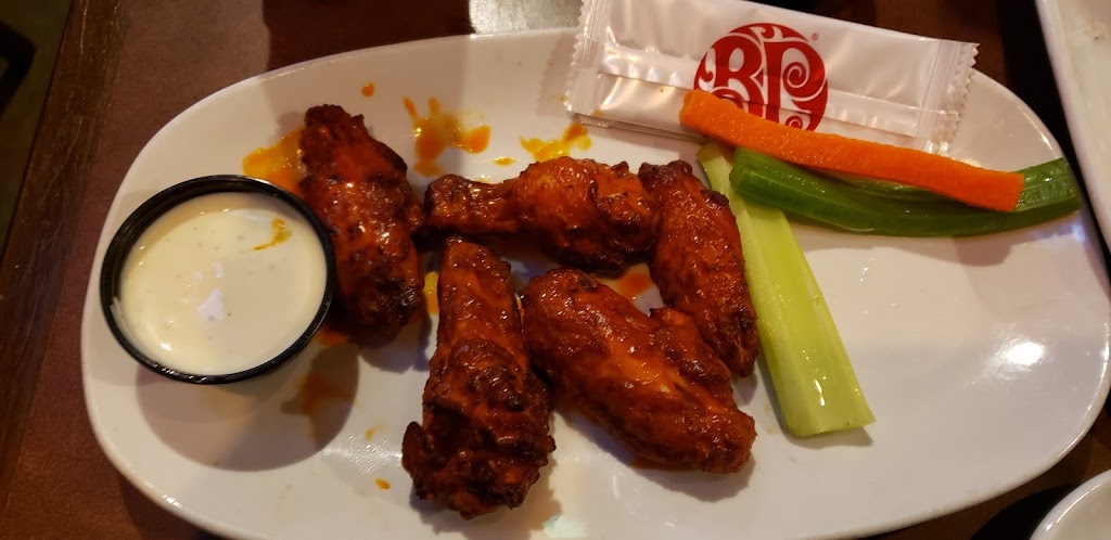 Boston Pizza | 1400 Exmouth St, Sarnia, ON N7S 3X9, Canada | Phone: (519) 542-7500