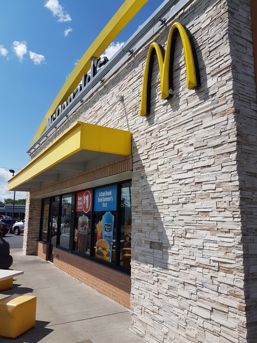 McDonalds | 3120 Niagara Falls Blvd, Amherst, NY 14228, USA | Phone: (716) 213-0014