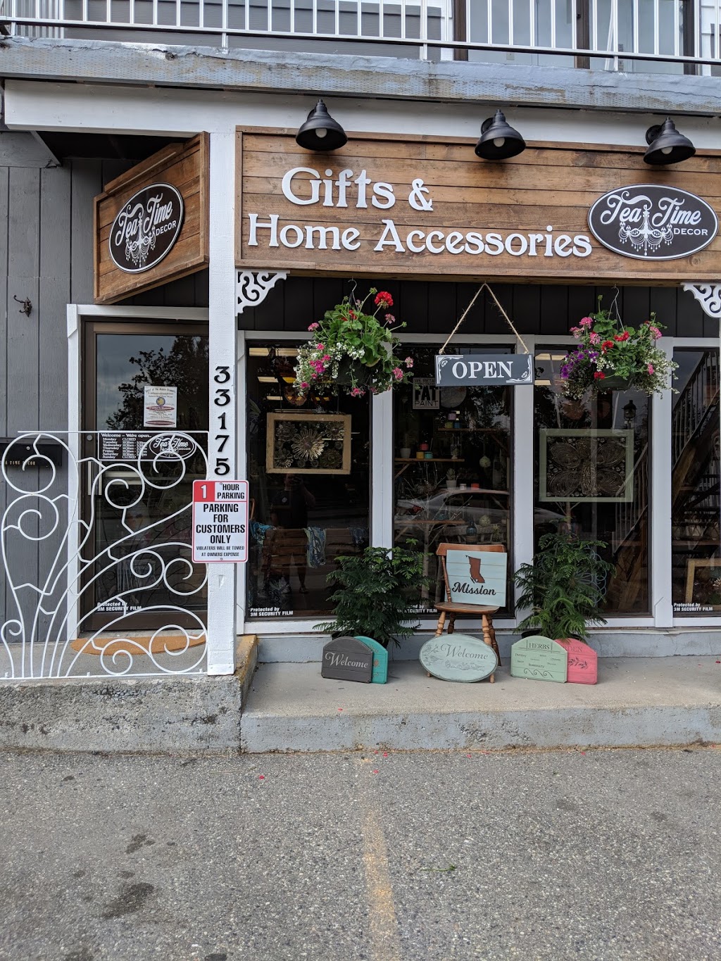 Tea Time Decor | 8024 Coleman St, Mission, BC V2V 6R5, Canada | Phone: (604) 763-8647