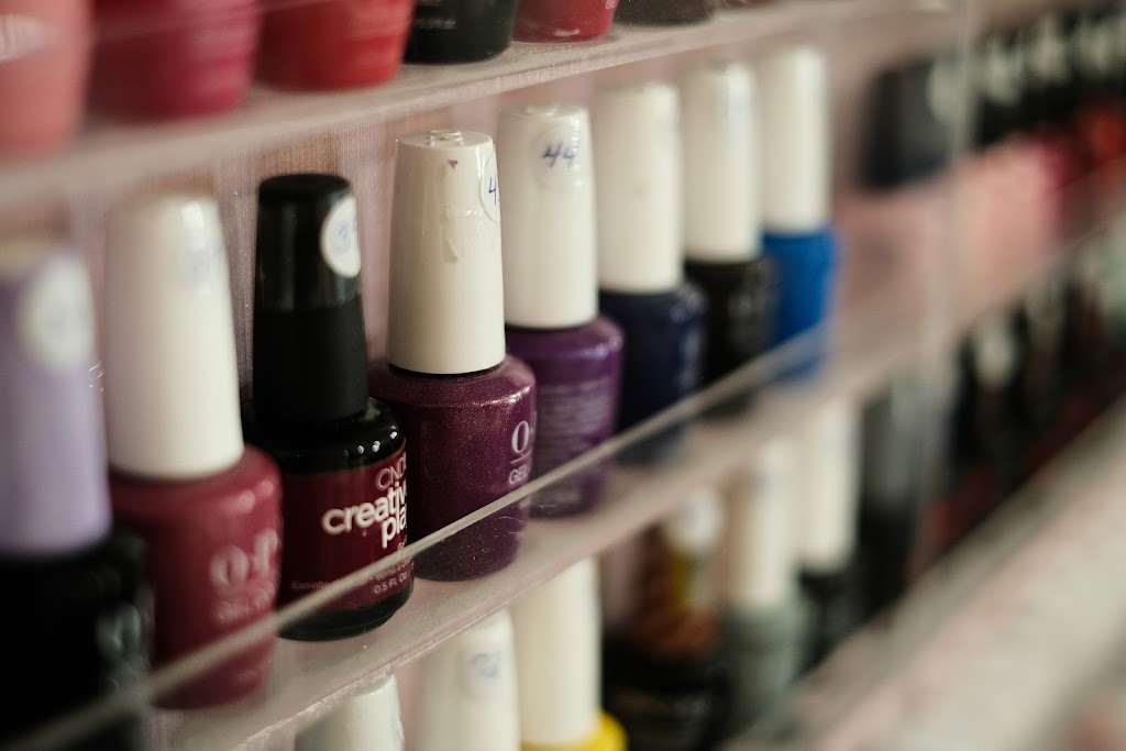 Salon au Doigt & à lOeil | 488 Rue J.-A.-Nadeau, Granby, QC J2H 0E4, Canada | Phone: (450) 521-4560