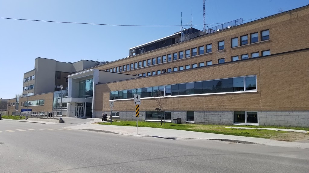 Hospital De Papineau | 155 Rue Maclaren E, Gatineau, QC J8L 2M4, Canada | Phone: (819) 986-3341