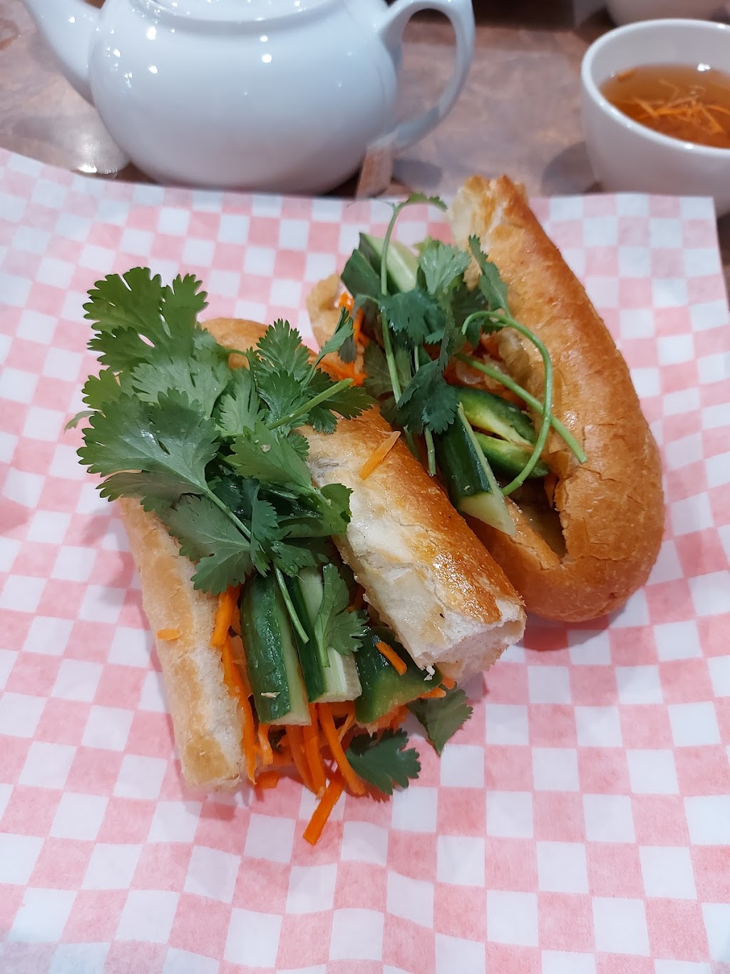 Pho Huydat Vietnamese Noodle House | 311 19 St NW, Calgary, AB T2N 2J2, Canada | Phone: (403) 270-8818