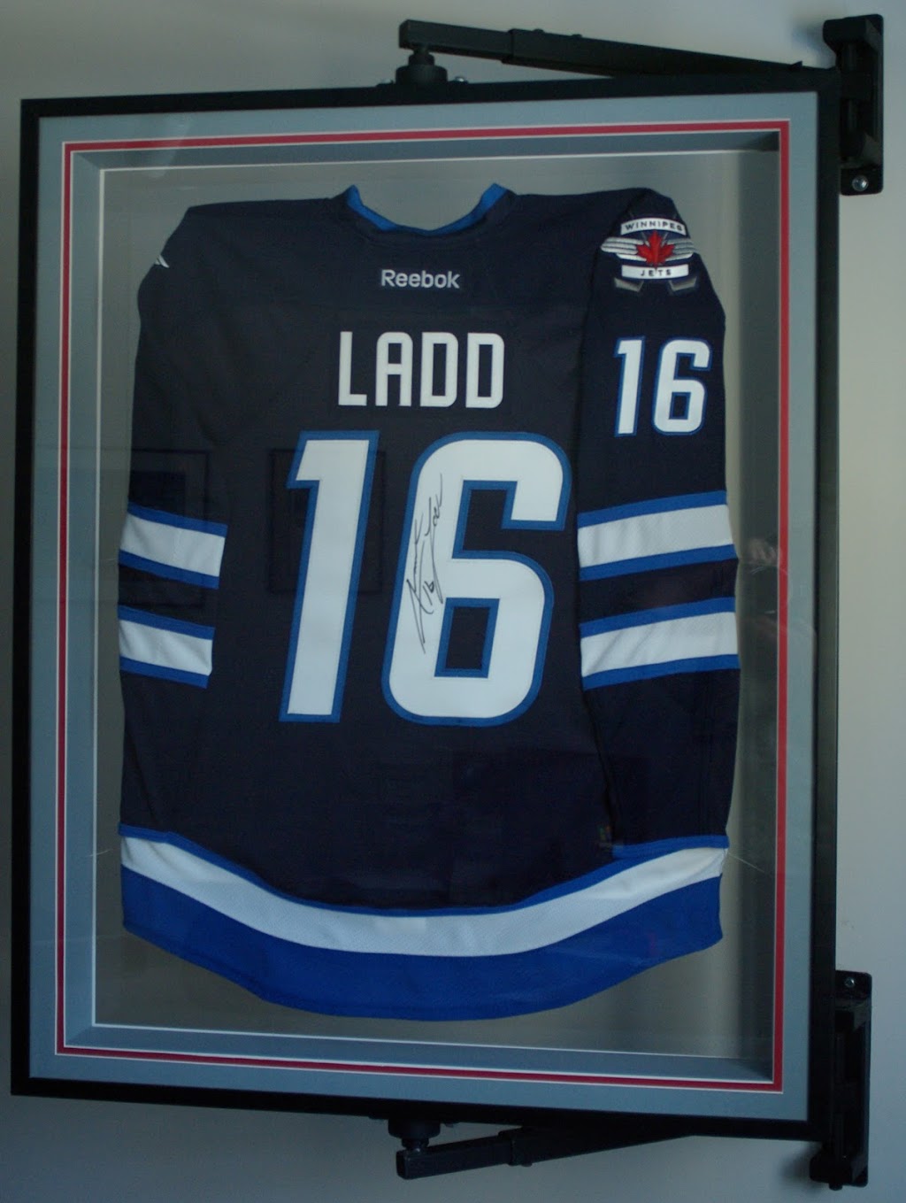 On Display Custom Framing | 27 Elmvale Crescent, Winnipeg, MB R3R 2S3, Canada | Phone: (204) 297-9382