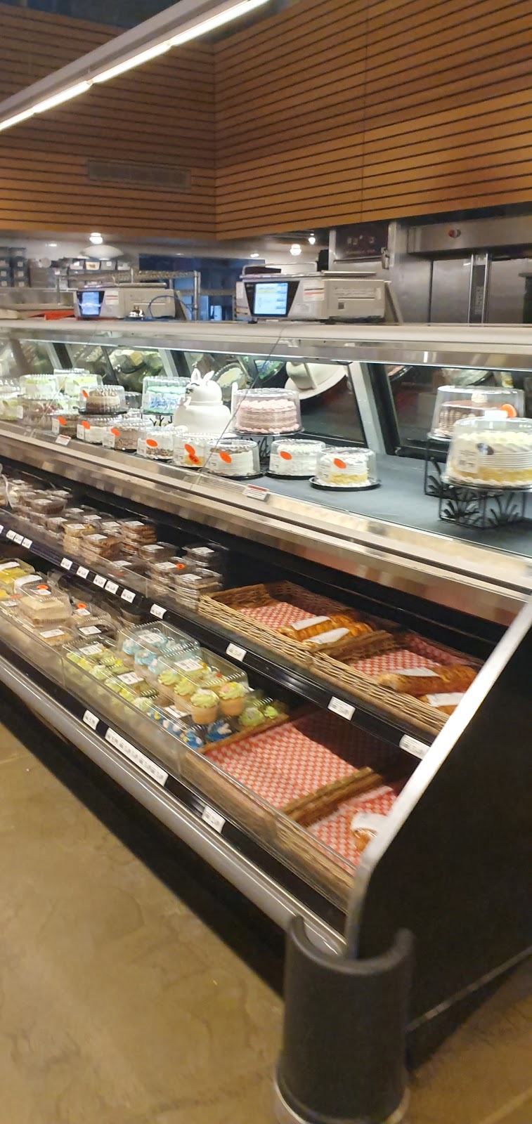Askews Foods - Uptown | 2701 11 Ave NE, Salmon Arm, BC V1E 2S3, Canada | Phone: (250) 832-7622
