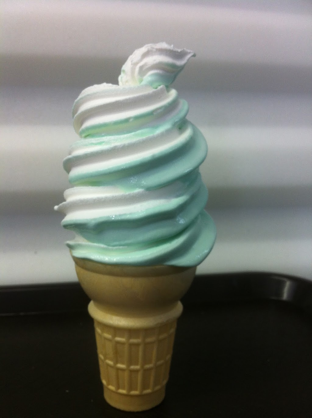 Seba Beach Ice Cream Stop | 135 4 St S, Seba Beach, AB T0E 2B0, Canada | Phone: (780) 797-5455