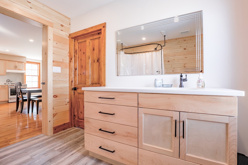 Muriels Ridge - Rustic Farm House Vacation | 4141 Forbes Rd, Mossley, ON N0L 1V0, Canada | Phone: (519) 671-0201