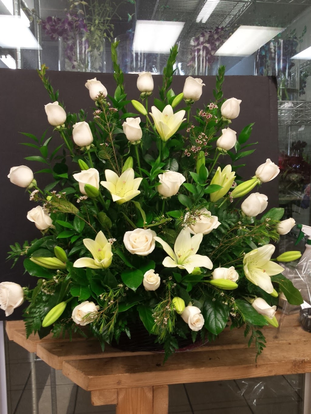 Jennifers Flowers & Gifts | 2943 Major MacKenzie Dr W #6, Maple, ON L6A 3N9, Canada | Phone: (905) 417-9866