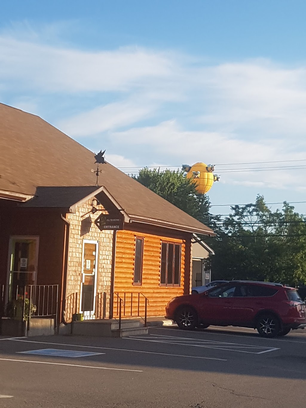 All Seasons Inn & Restaurant | 1015 Main St, Sussex, NB E4E 2M6, Canada | Phone: (506) 433-2220