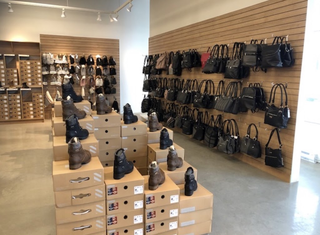 Chaussures Yellow | SmartCentres Blainville, 1375 Boulevard Michèle-Bohec LOCAL 105, Blainville, QC J7C 0M4, Canada | Phone: (450) 420-8513