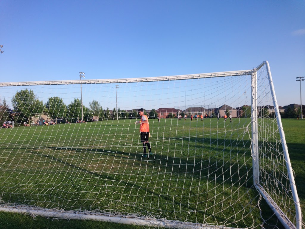 Bonshaw Avenue Park | 130 Bonshaw Ave, Newmarket, ON L3X 2Y4, Canada | Phone: (905) 895-5193