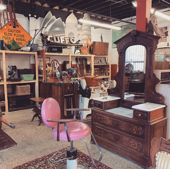 St. Clair Antiques | 3595 St Clair Ave E Unit 7, Scarborough, ON M1K 1L8, Canada | Phone: (416) 606-7843