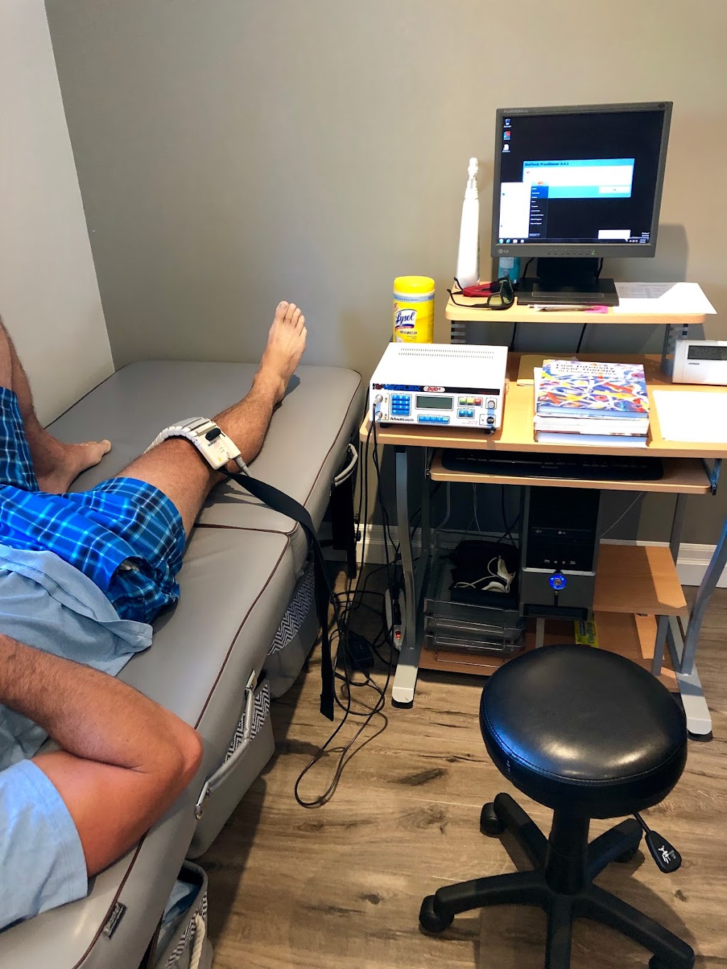 Colhoun Family Chiropractic | 996 Queen St, Kincardine, ON N2Z 2Y2, Canada | Phone: (519) 396-9515