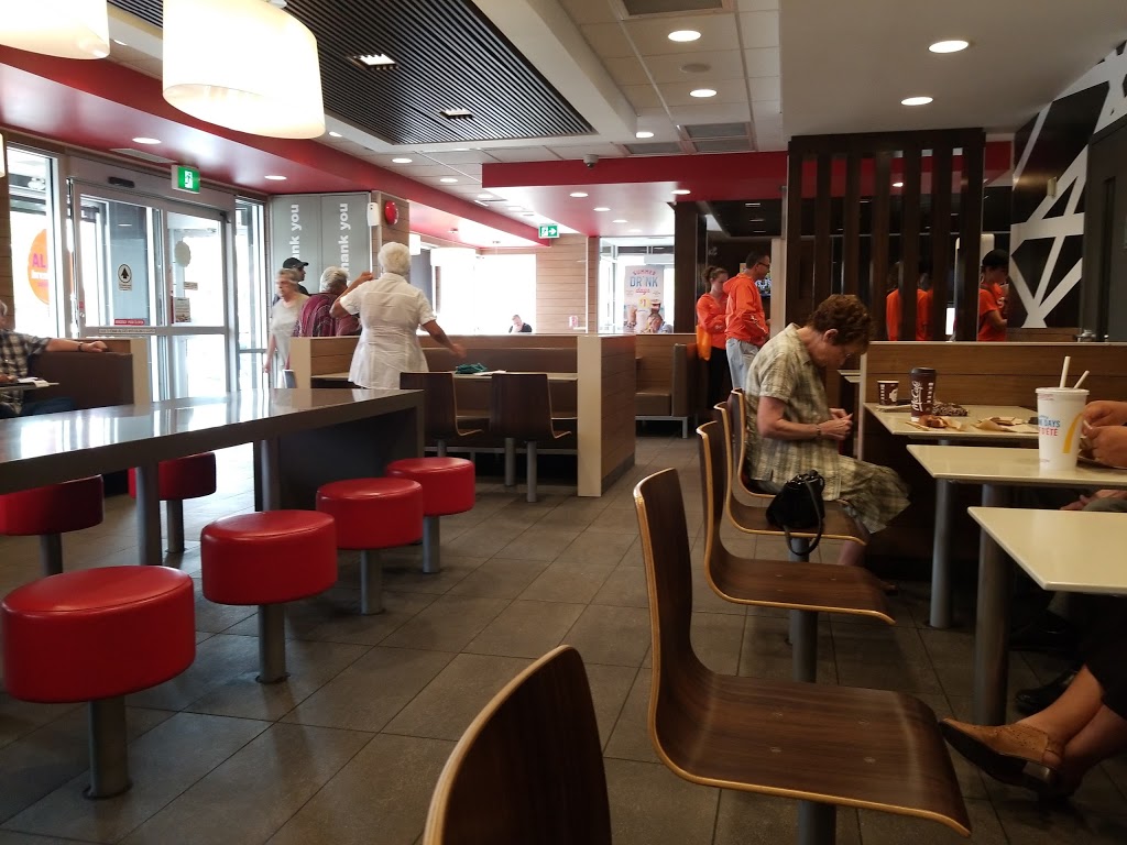 McDonalds | 425 Nathaniel St, Winnipeg, MB R3M 3X1, Canada | Phone: (204) 949-6031