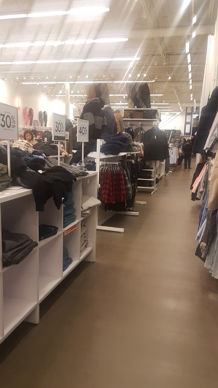 Gap Outlet | 8180 11 St SE, Calgary, AB T2H 3B5, Canada | Phone: (403) 253-8472