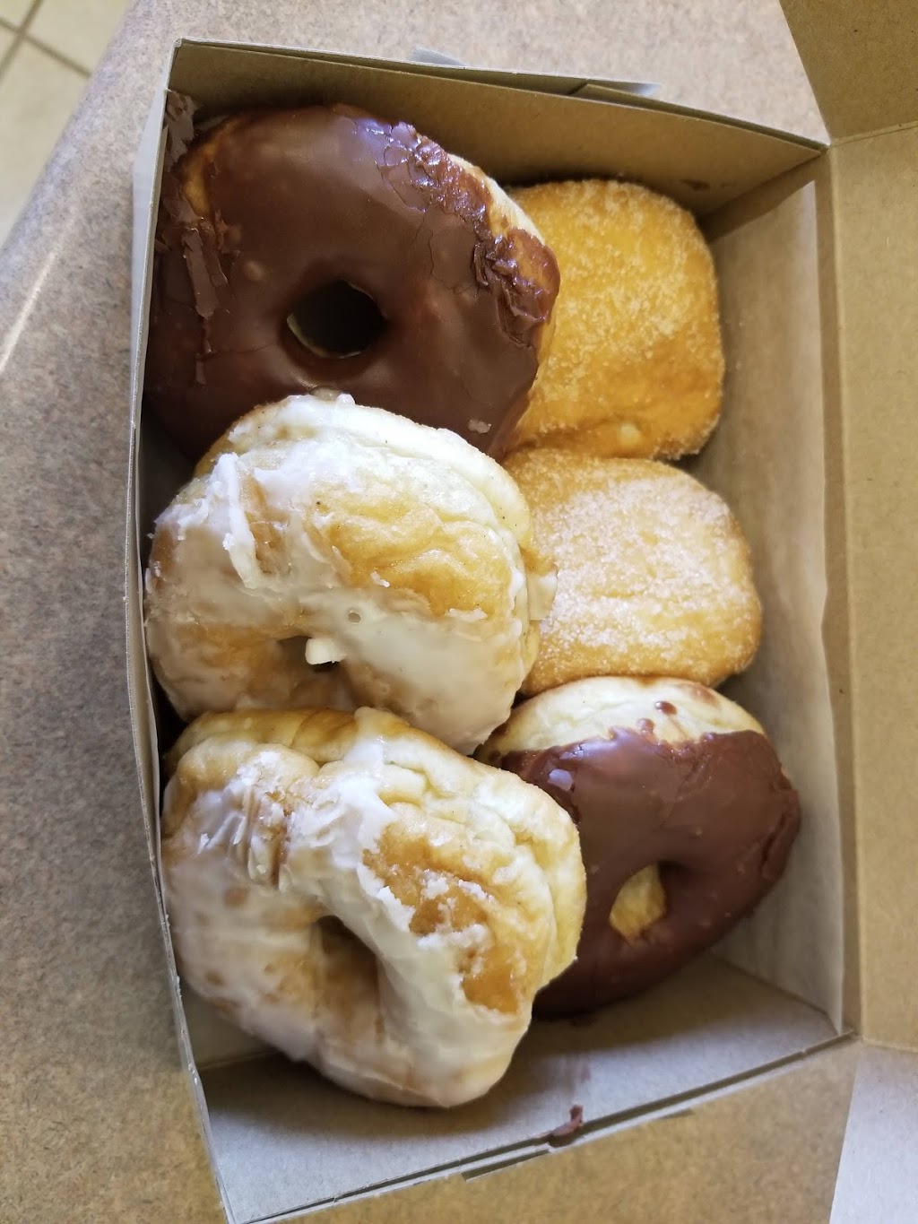 Saunders Bakery | 104 Main St S, Guelph/Eramosa, ON N0B 2K0, Canada | Phone: (519) 856-9561