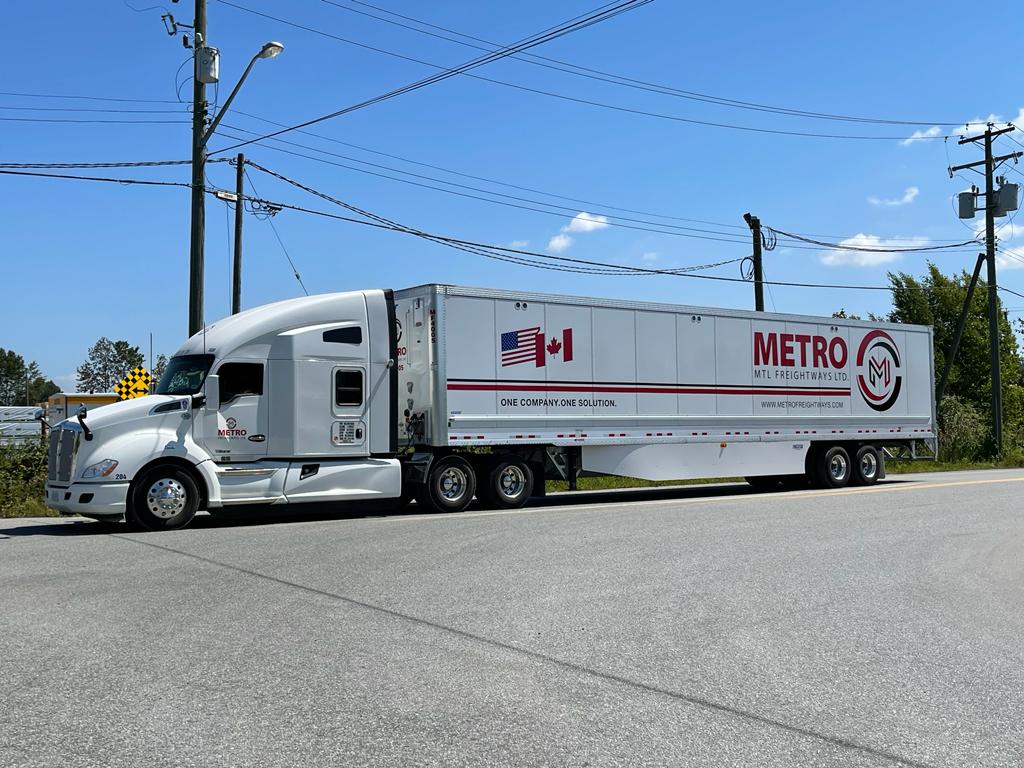 Metro MTL Freightways Ltd | 10834 Timberland Rd, Surrey, BC V3V 3T5, Canada | Phone: (604) 598-0058