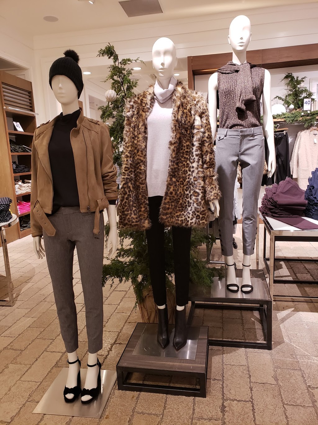 Banana Republic | 3401 Dufferin St Suite #26-27, North York, ON M6A 3A1, Canada | Phone: (416) 782-0814