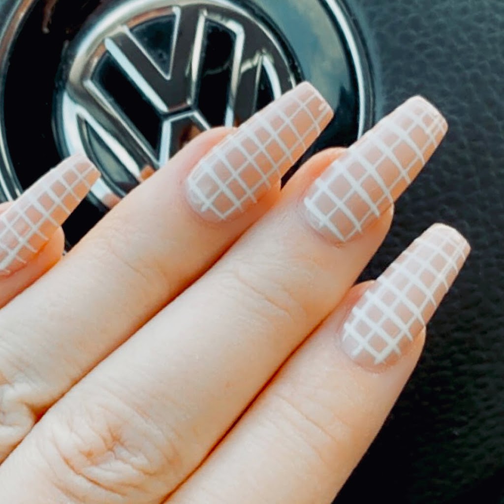 lavish Nail & Spa East Hills | 95 E Hills Blvd SE #20, Calgary, AB T2A 7X4, Canada | Phone: (403) 248-4413
