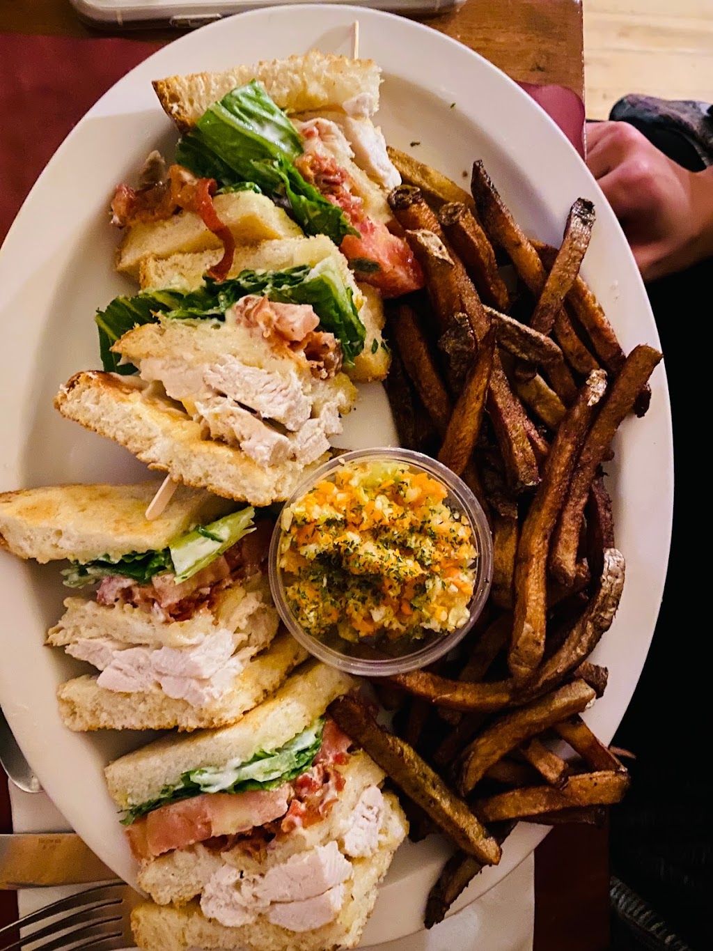 Resto Pub DAntan | 660 Rue du Patrimoine, Cacouna, QC G0L 1G0, Canada | Phone: (418) 863-5769