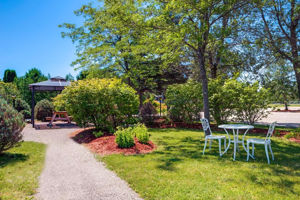 Howard Johnson by Wyndham Lindsay | 354 Lindsay St S, Lindsay, ON K9V 4R4, Canada | Phone: (705) 324-0314