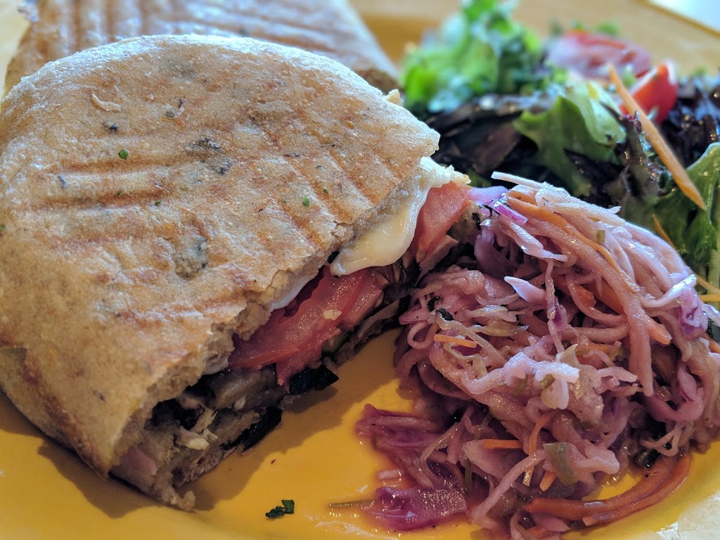 Boulangerie Owls Bread | 299 Rue Principale, Mansonville, QC J0E 1X0, Canada | Phone: (450) 292-3088