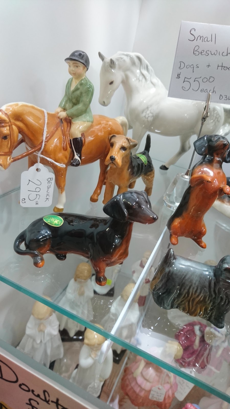 Karen Browns Antiques & Collectibles | 501 Dundas St, Deseronto, ON K0K 1X0, Canada | Phone: (613) 396-6888