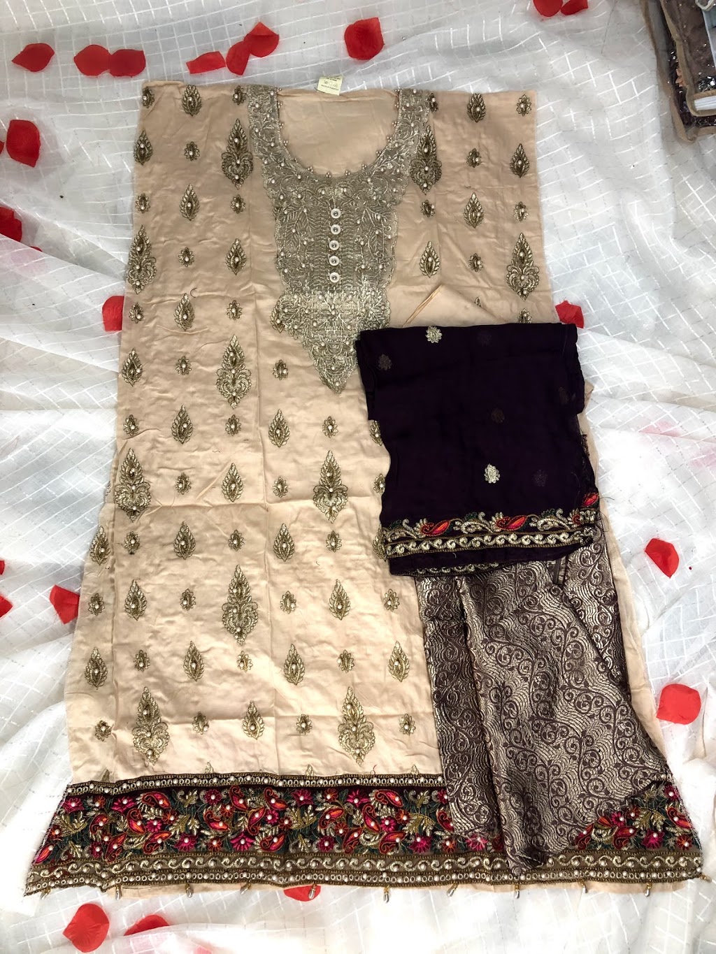 Malalai Boutique | 2301 Sheridan Garden Dr, Oakville, ON L6J 7R9, Canada | Phone: (647) 212-2525