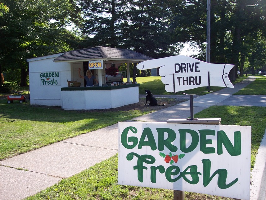 Fruit-Stand-on-Mountain | 6680 Mountain Rd, Niagara Falls, ON L2J 0B5, Canada | Phone: (905) 374-6342