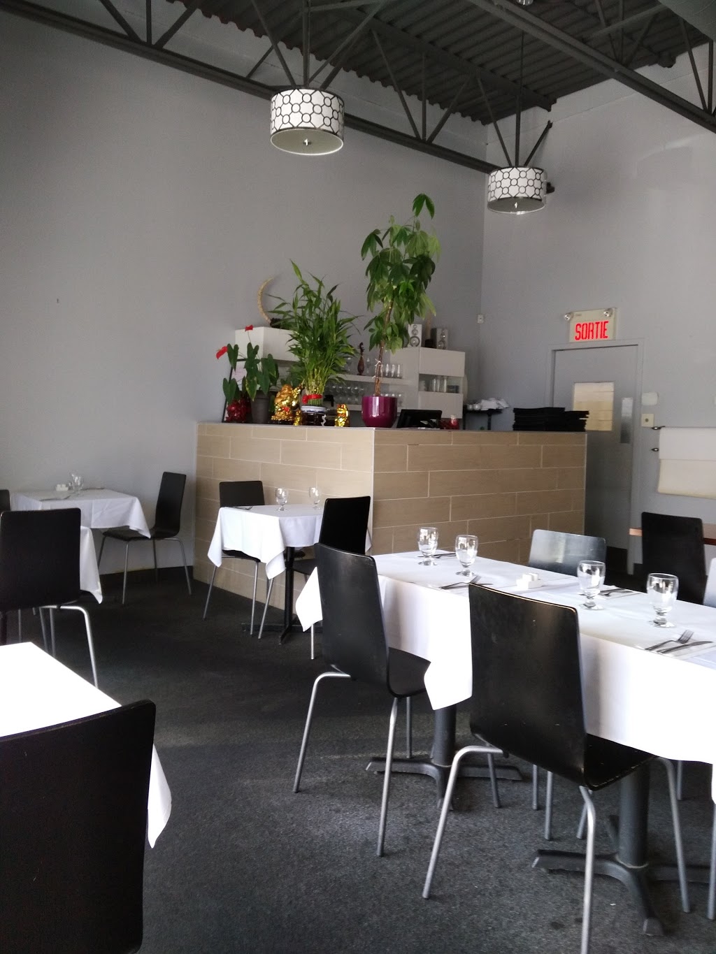 La Mandoline | 5581 Boulevard Laurier, Terrebonne, QC J7M 1C3, Canada | Phone: (450) 918-3556