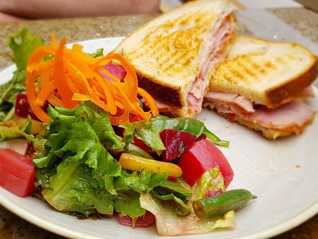 Relish Bar & Grill | 511 Danforth Ave, Toronto, ON M4K 1P5, Canada | Phone: (416) 425-4664